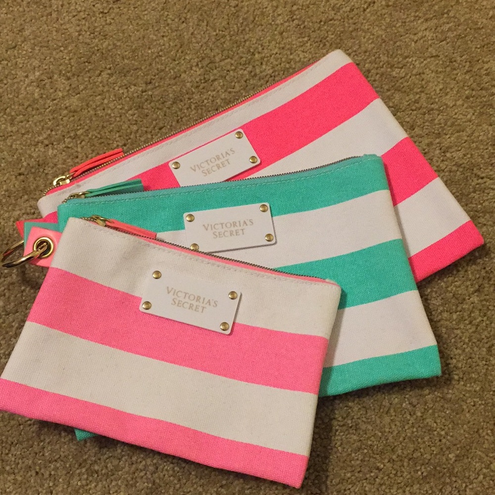 NWOT Victoria’s Secret cosmetic bag set